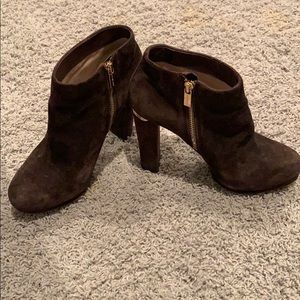 Brown suede Michael Korr booties! Size 9